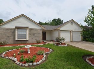 2211 Pilgrims Bend Dr, Friendswood, TX 77546