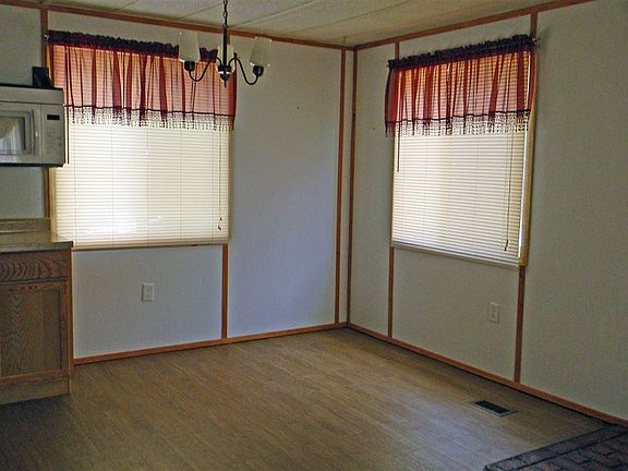 4th image of 1471 Evelyn St