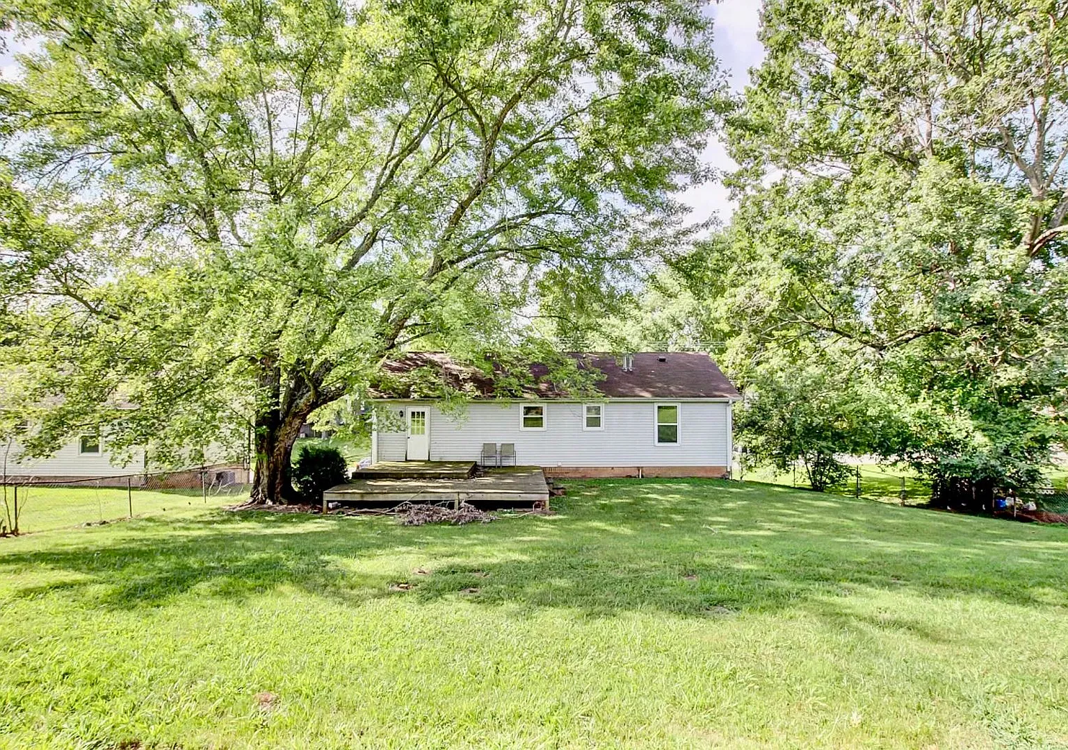 Available November 1st! 4 Bedroom, 2.5 Bath Home Off Dunbar Cave Rd! — Photo 2
