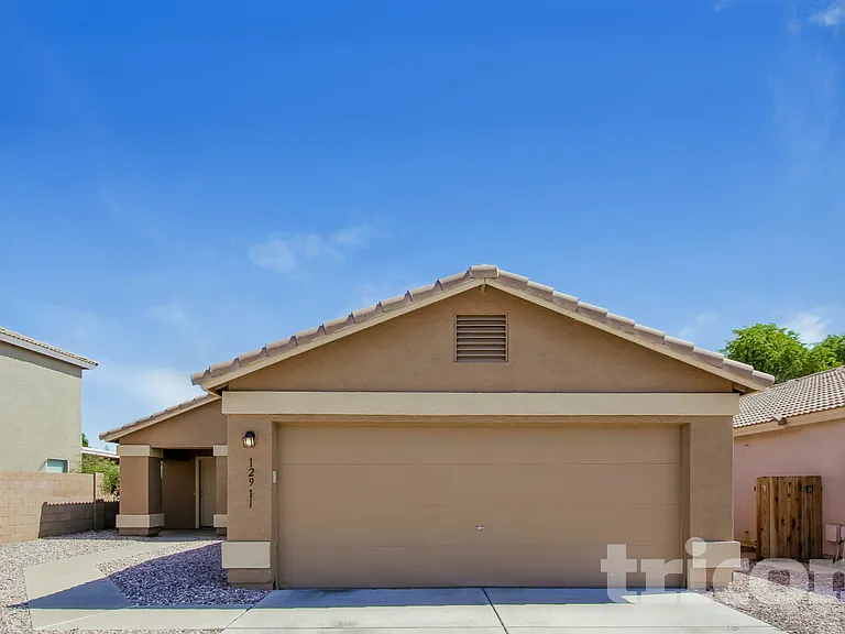 12911 W Voltaire Ave — Photo 1