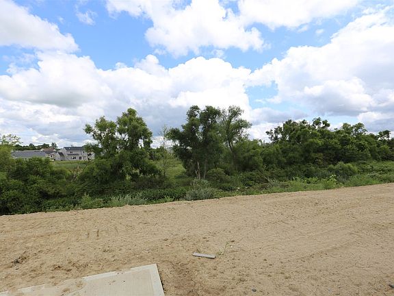 3rd image of 269 W Longfellow Blvd