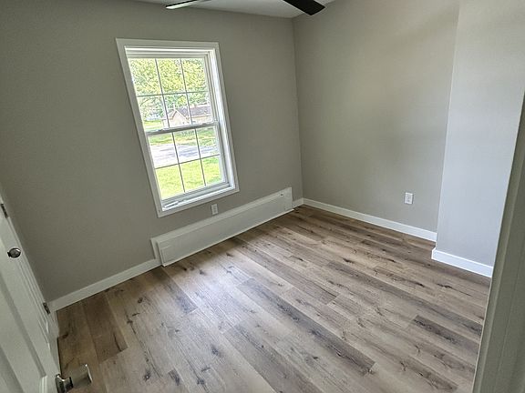 5th image of 803 S Market St