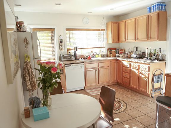 2nd image of 4155 La Salle Ave #1