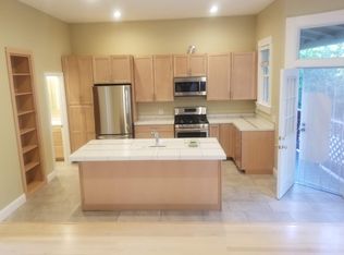 1069 41st St, Emeryville, CA