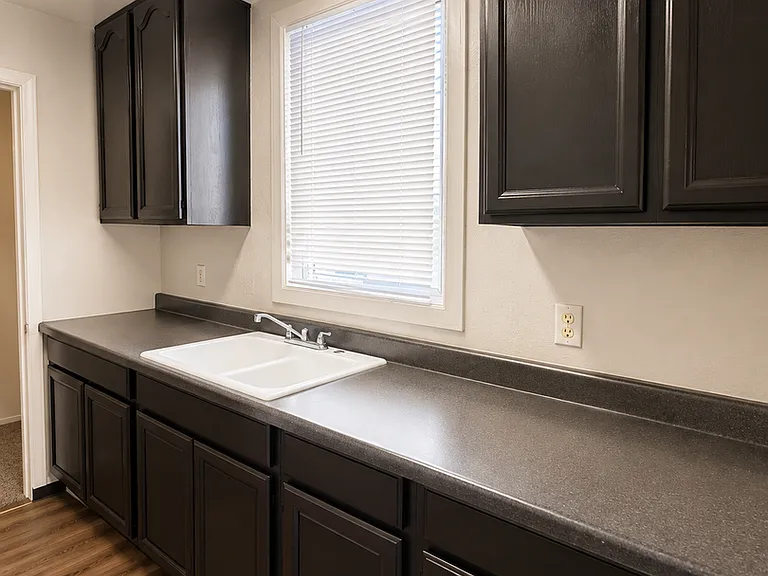 M07- 1710 Oregon — Photo 3