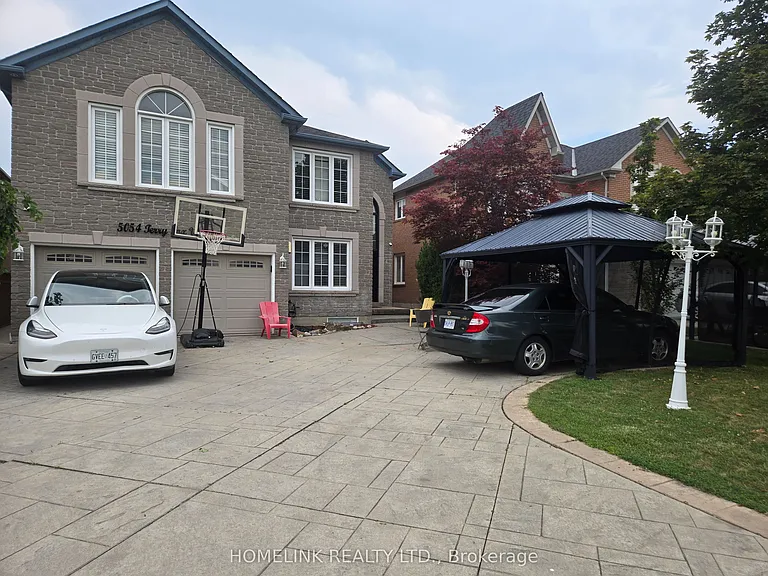 5054 Terry Fox Way — Photo 2