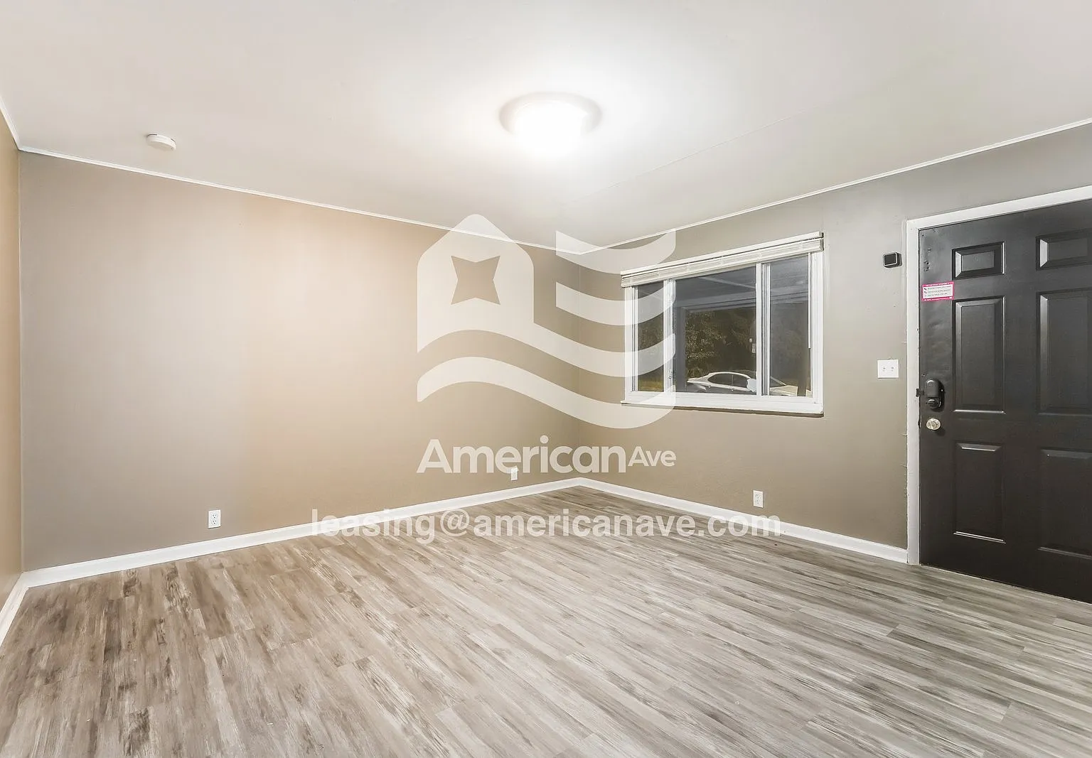 3 bed, 1.0 bath, 936 sqft, $1,365 — Photo 3