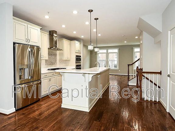 4th image of 334 Community Center Ave