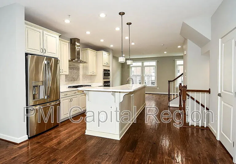 334 Community Center Ave — Photo 4