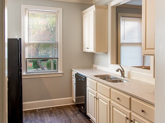5th image of 244 Beech Haven Ln