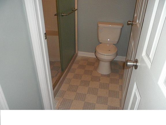 2nd image of 332 Vanstory St