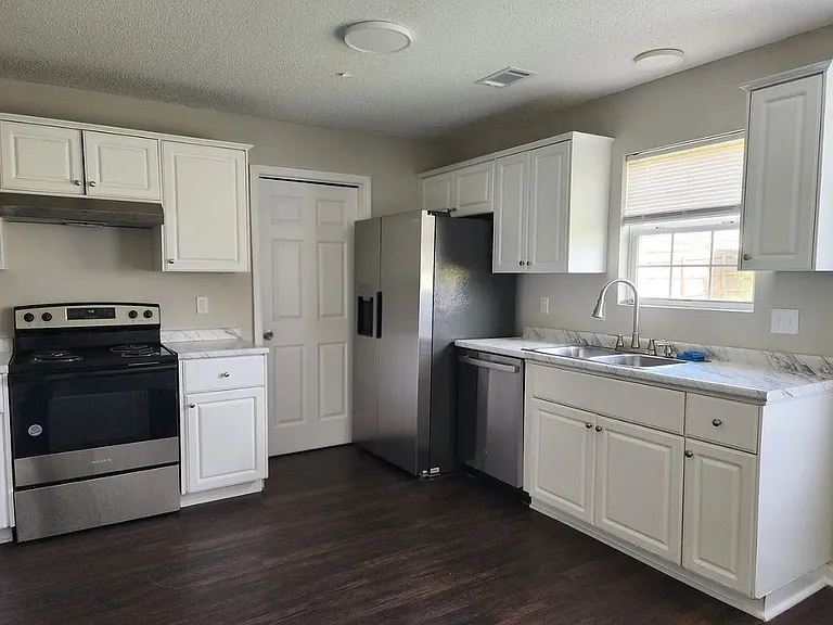 4331 Sanderling Dr — Photo 4