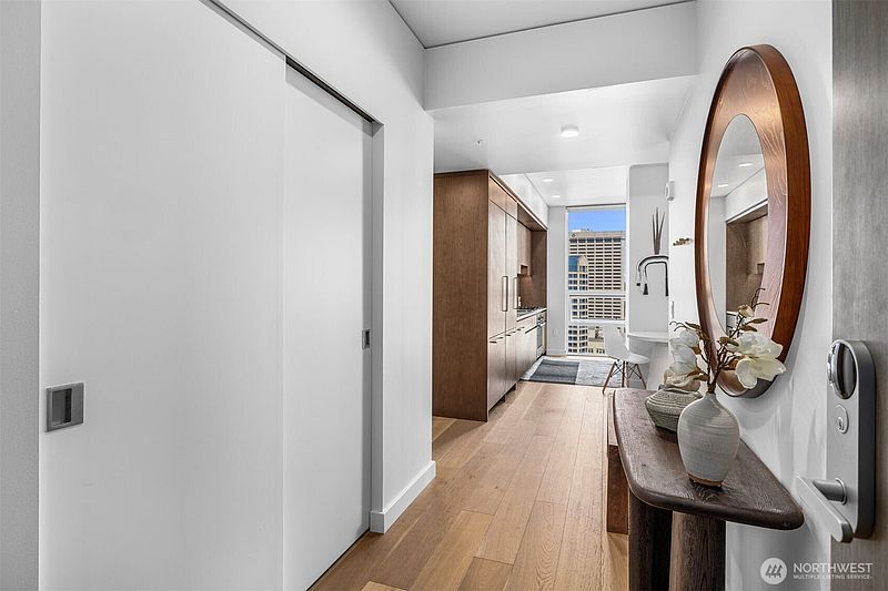 4th image of 121 Stewart Street #2402