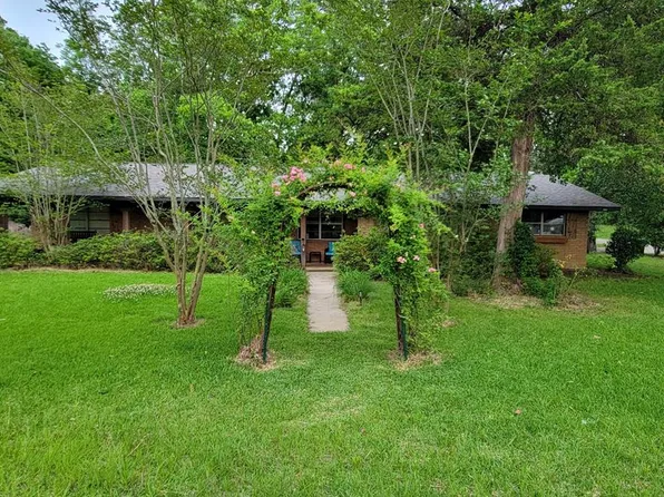 711 Sheffield St, Broaddus, TX 75929