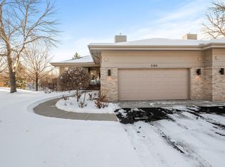 7105 Crowne Oak Rd, Eden Prairie, MN 55344