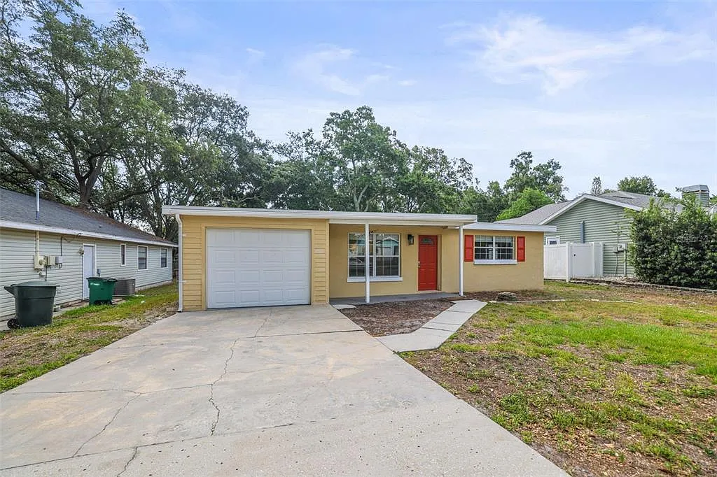 Building Photo - 2955 Bay View Dr