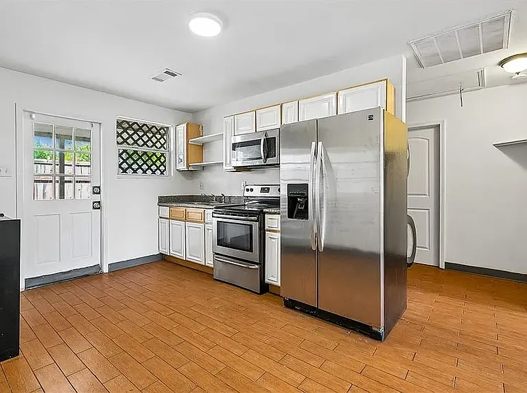 308 Jackson St — Photo 1