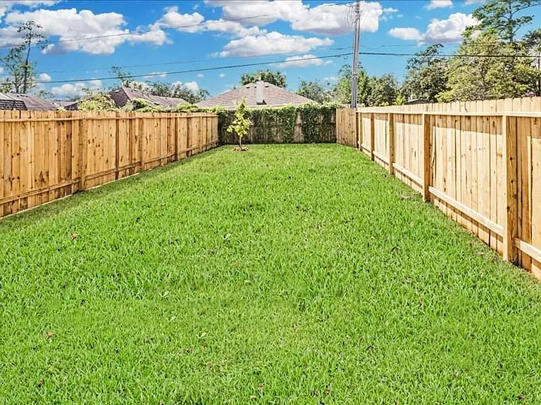 9314 Sundown Houston, Tx 77016 **Sale** With Kristy — Photo 23