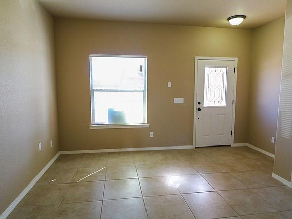 3rd image of 6015 Silver Park St