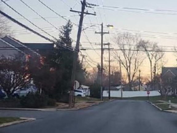Exterior Neighborhood (street photo)