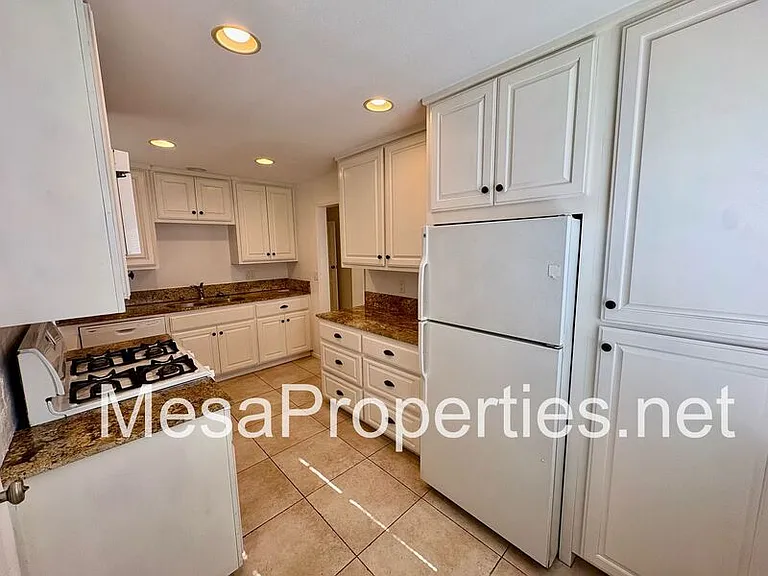 1480 N Mills Ave #BACK HOUSE — Photo 4