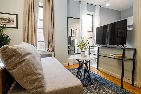 Rented by June | media 19