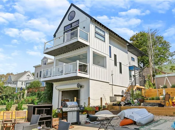 81 Rochelle Street, Bronx, NY 10464