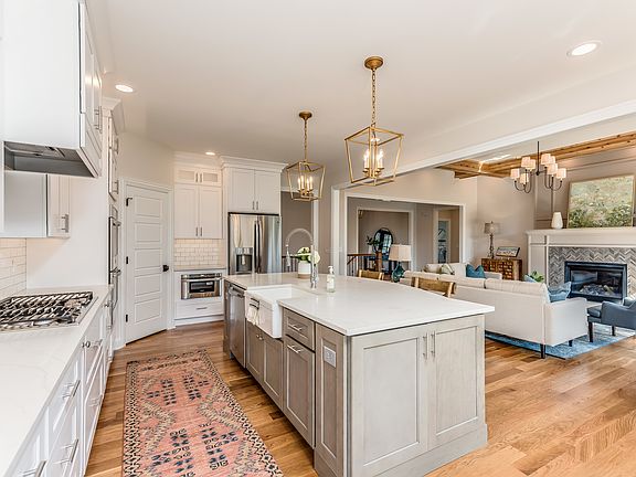 3rd image of 5012 Carpenter Ave