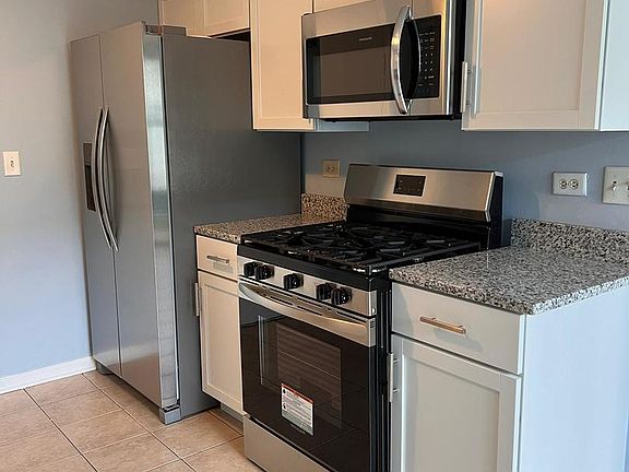 2nd image of 350 Kirkwood Cir