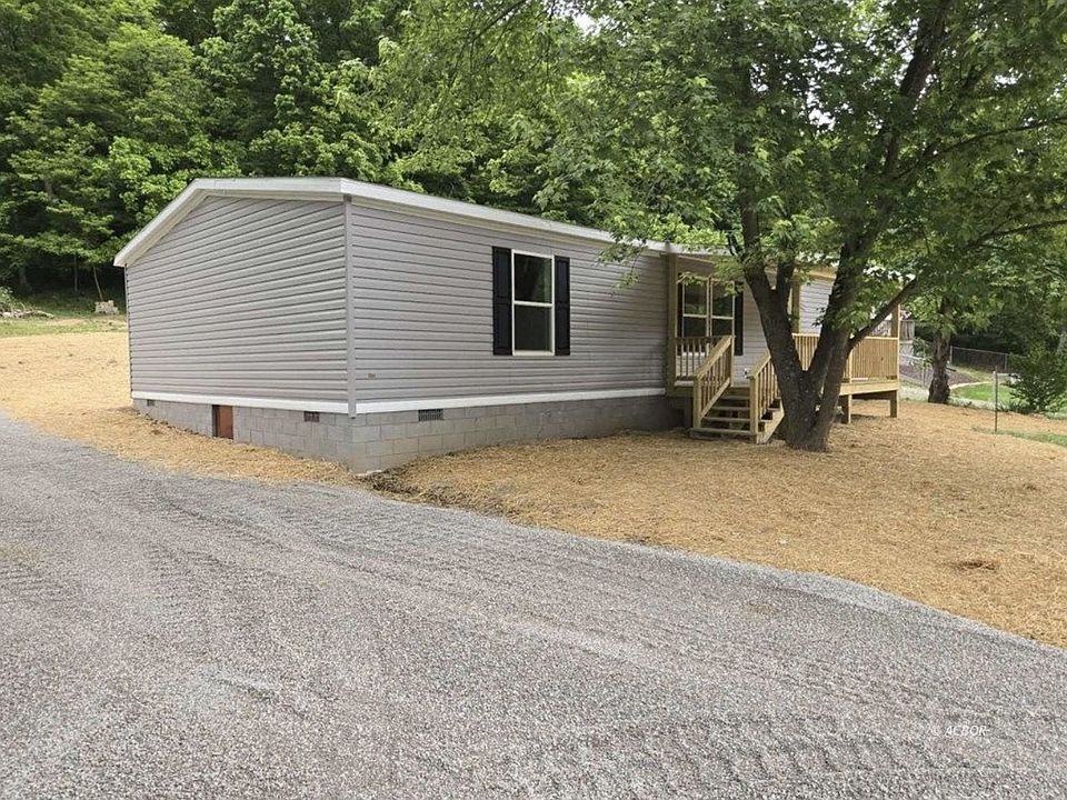 2nd image of 2060 Georges Creek Rd