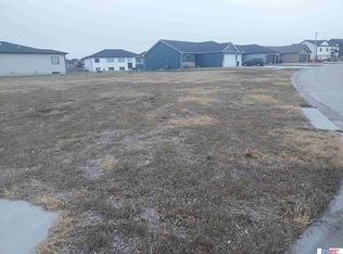 832 Terrace View Dr, Hickman, NE 68372