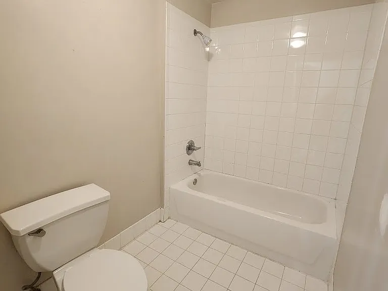 6992 SW 39th St #I101 — Photo 8