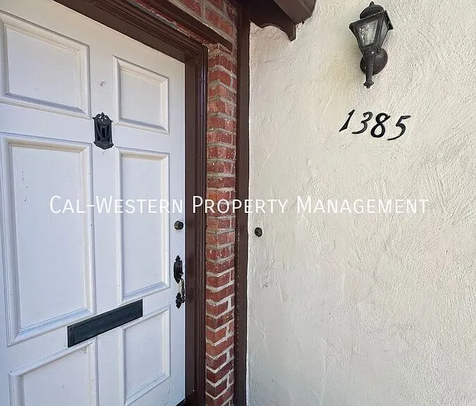 1385 Newport Ave — Photo 3