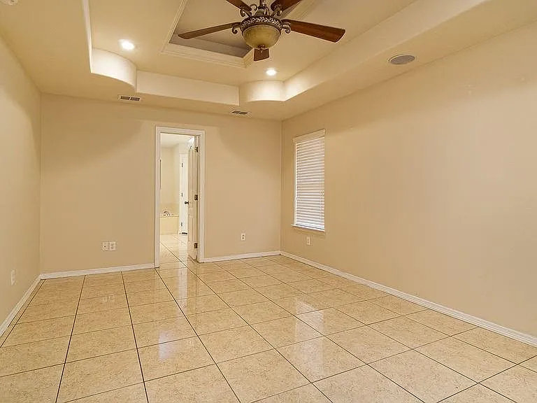 919 Hill Country Rd — Photo 6