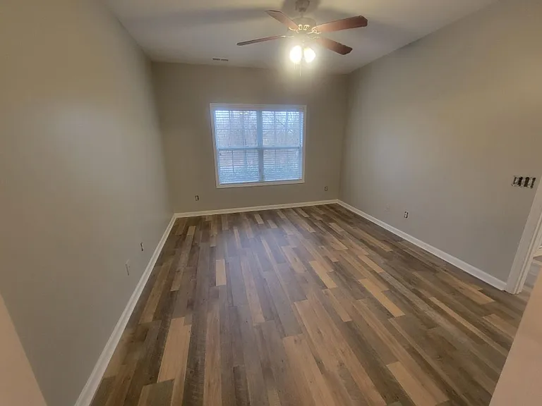 1013 Claret Ln — Photo 7