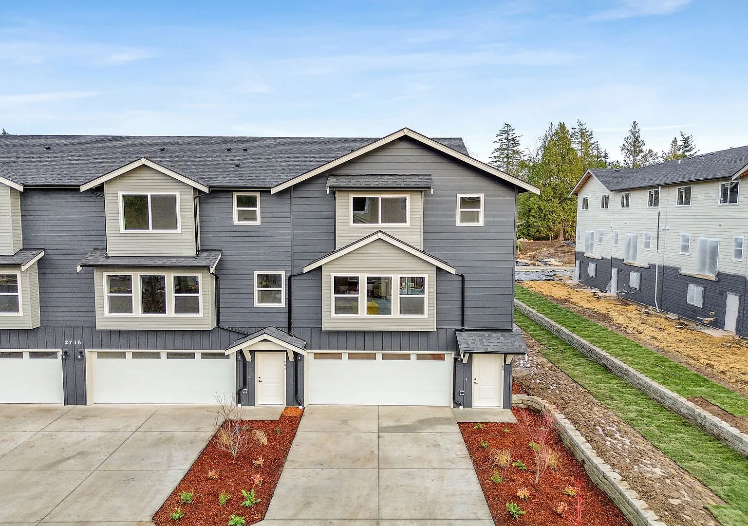 2707 Oleander — Photo 3