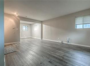 822 S Ridgeview Rd, Olathe, KS 66061