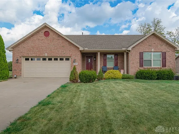 320 Deep Woods Ct, Carlisle, OH 45005