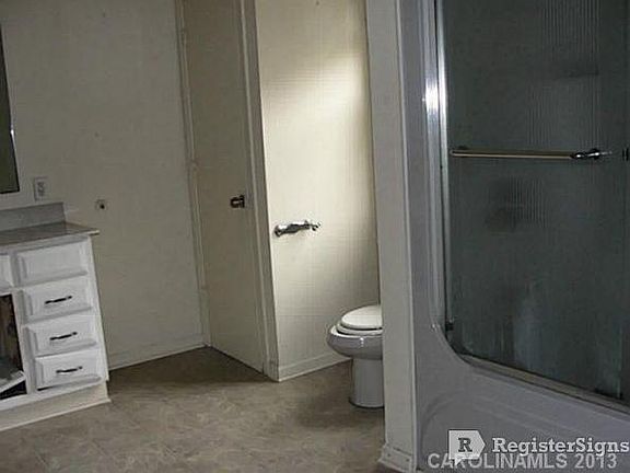 2nd image of 2405 Carolina Ave