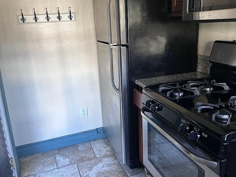 1755 2nd Ave — Photo 3