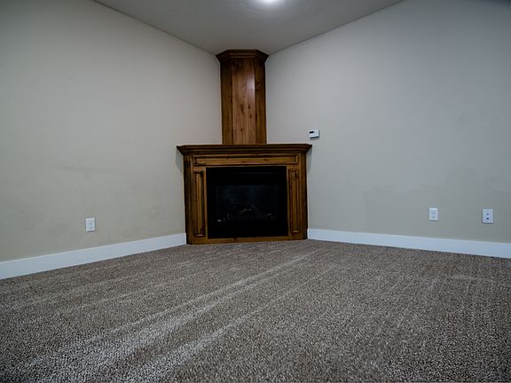 5th image of 4289 Daytona Cir