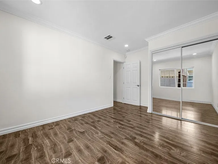 11252 Saticoy St — Photo 22