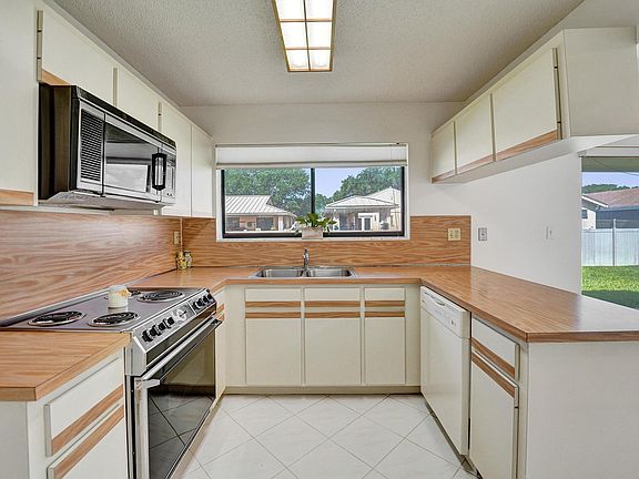 3rd image of 5521 SW 114 Avenue