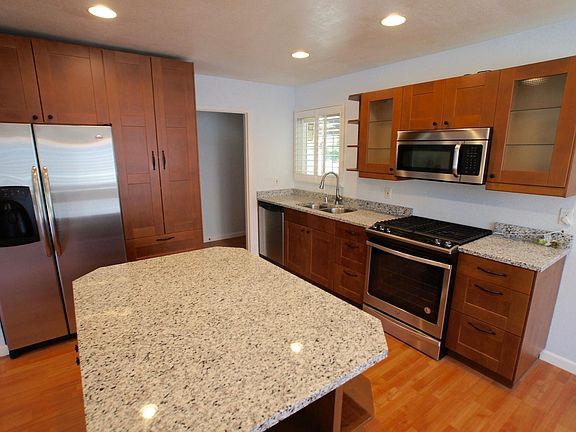 3rd image of 5085 Wayland Ave
