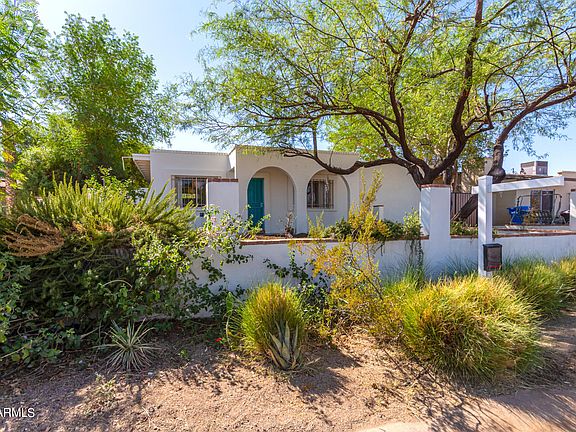 3rd image of 817 E DESERT Drive S