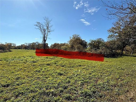5th image of 536 W Main Rd