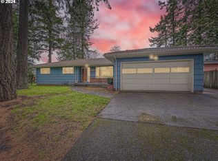 13135 SE Salmon St, Portland, OR 97233