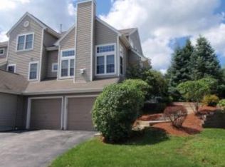 8 Edward Cir, Bedford, NH 03110
