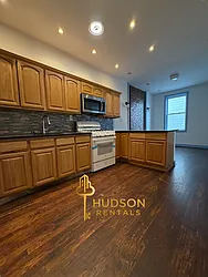 93 Grant Avenue, #3