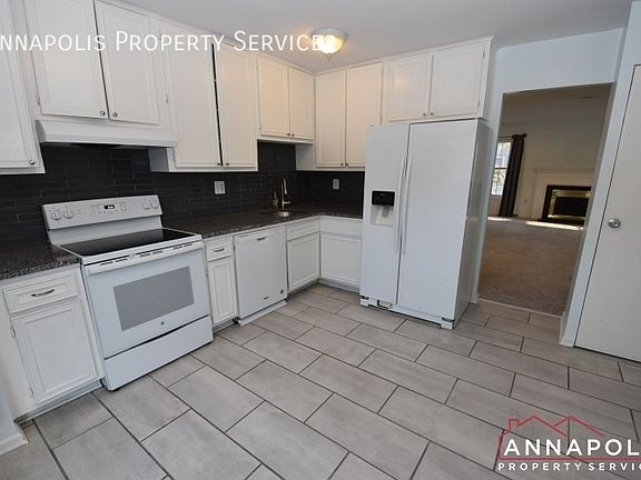 2nd image of 1527 Marlborough Ct